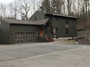 5 Perry Way, Averill Park, NY 12018