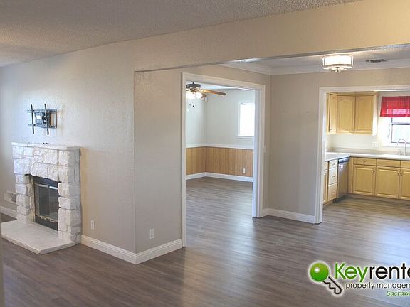 2nd image of 3414 Surrey Ct