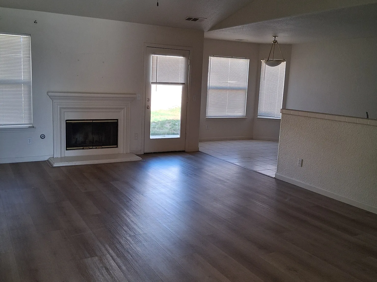 3 bed, 1336 sqft, $2,750 — Photo 2