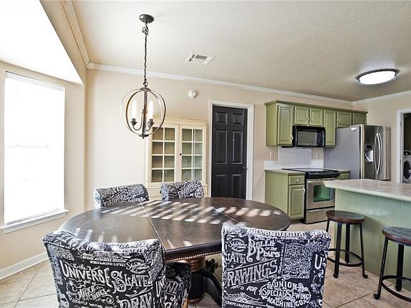 2nd image of 410 Sun Meadow Dr