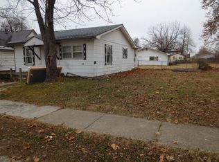 133 W Anderson St, Aurora, MO 65605