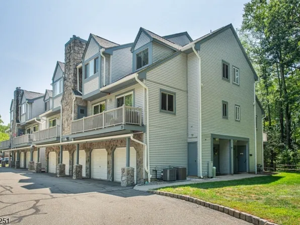 86 Woods Edge Dr, Roxbury Twp., NJ 07876