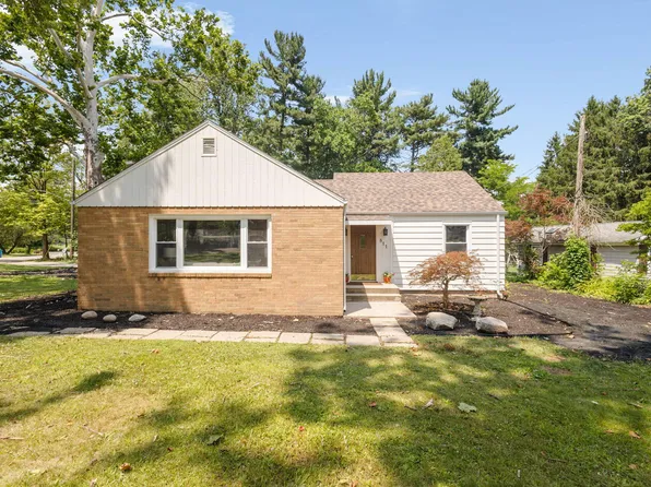 811 Tomahawk Ln, Niles, MI 49120