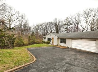 952 Schulte Rd, Saint Louis, MO 63146