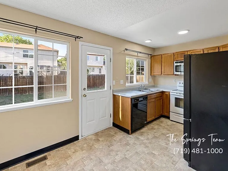 5833 Bow River Dr — Photo 10