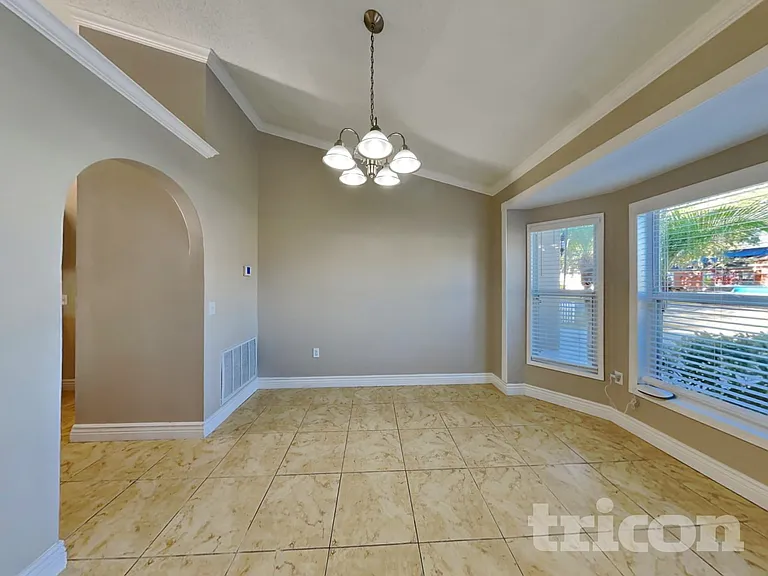312 Colony Ct — Photo 4