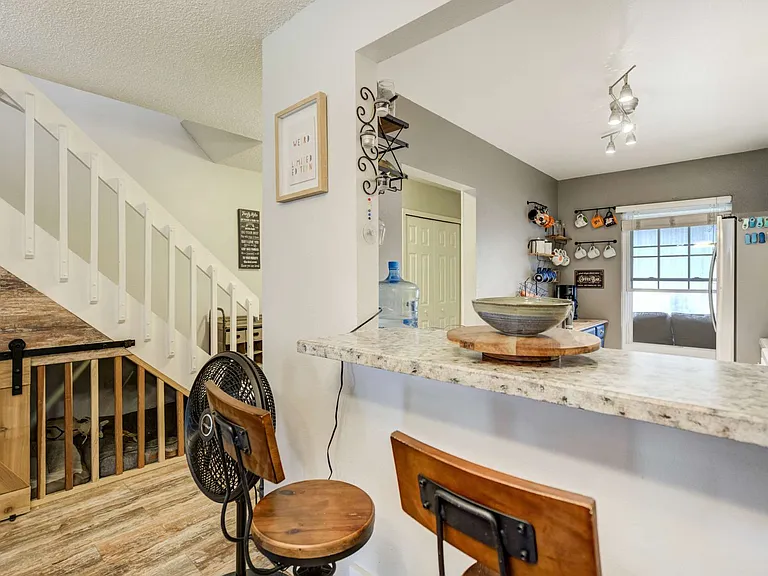 2544 Blazek Loop — Photo 10