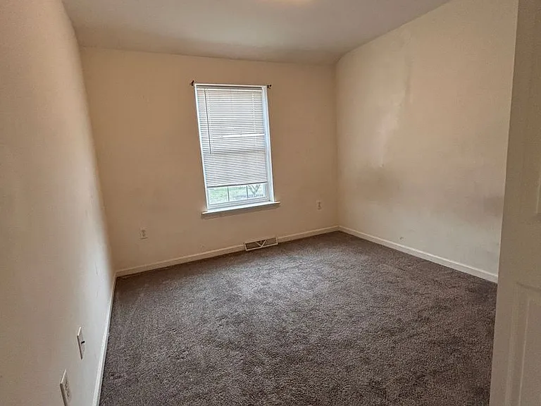 114 Farmhouse Ln — Photo 11