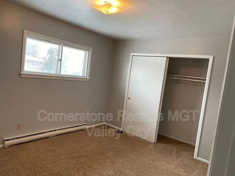 825 3rd St SW — Photo 3