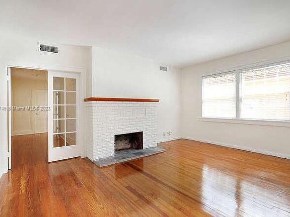 5th image of 1425 Obispo Ave