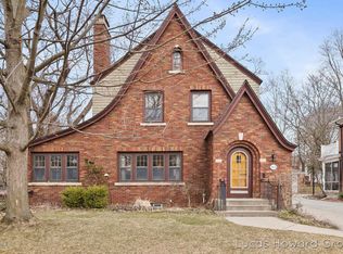 461 Cheshire Dr NE, Grand Rapids, MI 49505