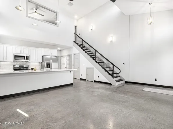 10912 Cole Thompson Ln, Jeffersontown, KY 40299