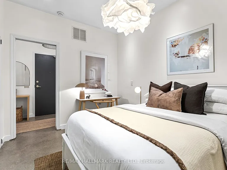 747 Queen St E #202 — Photo 18