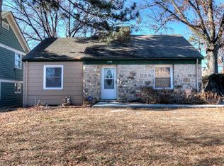 6114 Blue Hills Rd, Kansas City, MO 64110