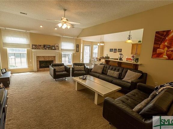 4th image of 258 Lancaster Way