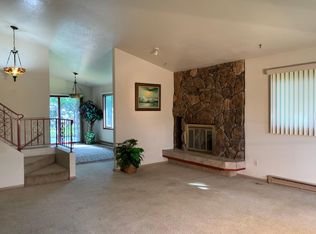 247 Fawn Ct, Anchorage, AK 99515