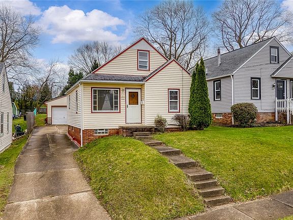 2nd image of 1614 Colonial Blvd NE