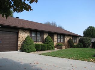 1735 E Lakewood St, Springfield, MO 65804