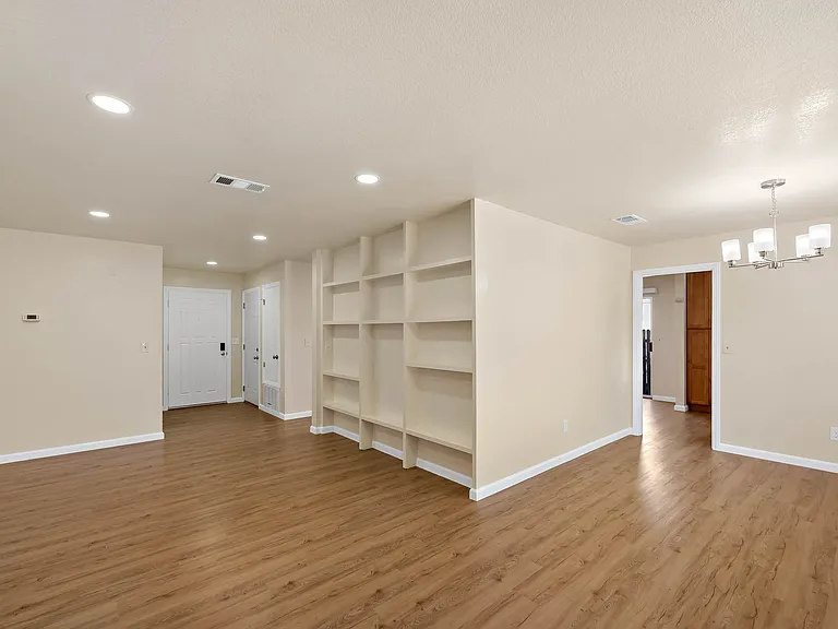 1401 Prospect Way — Photo 21