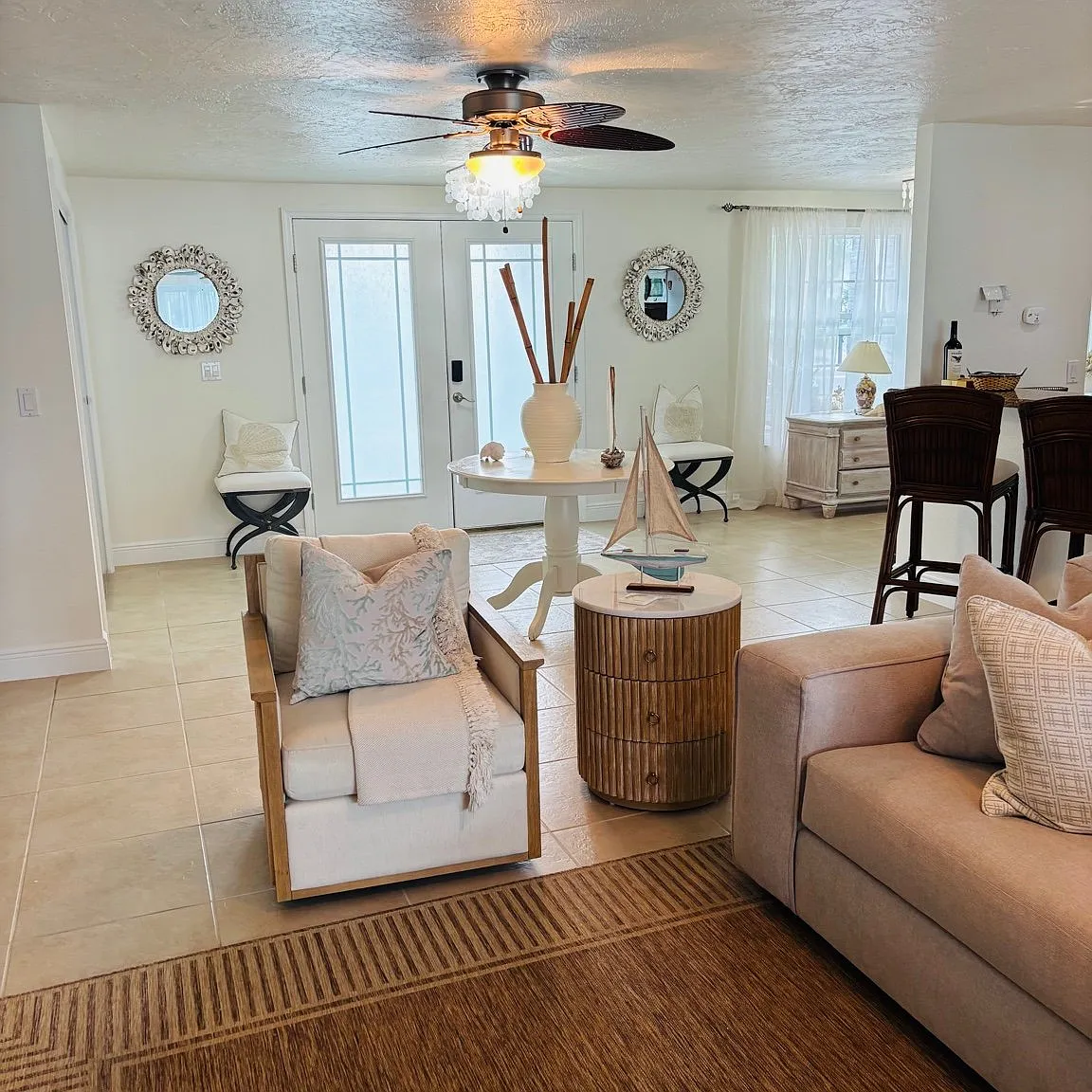 606 Key Royale Dr — Photo 2