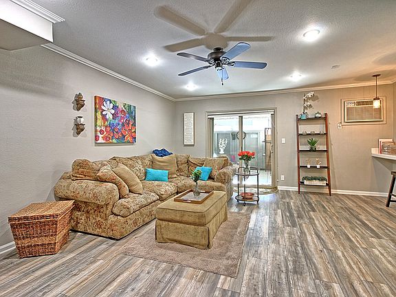 3rd image of 6030 Nevada Ave APT 2