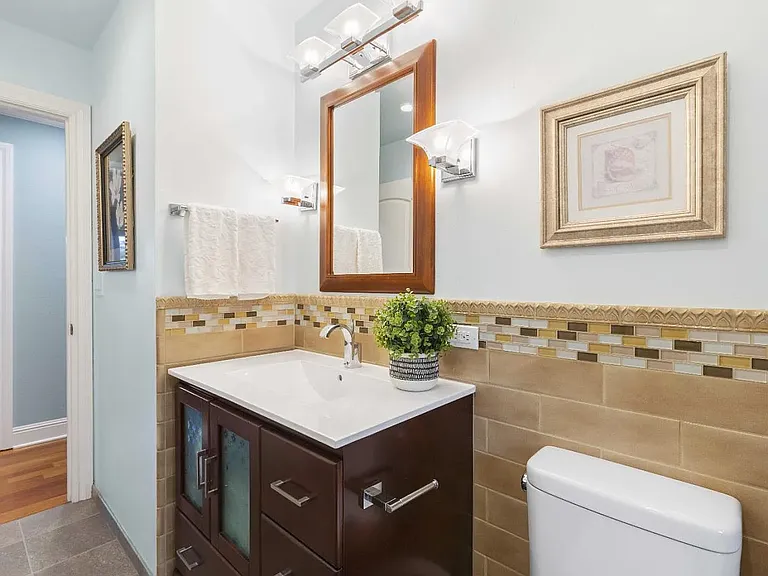 6410 Camden Ave — Photo 13