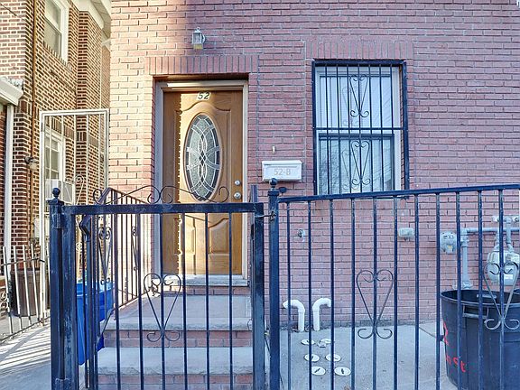 2nd image of 52 Paterson St #2