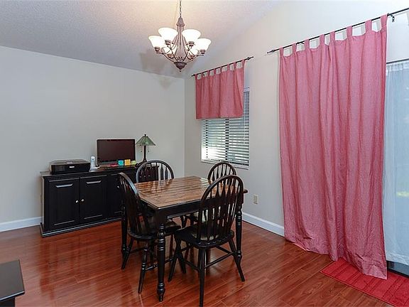 5th image of 234 River Chase Dr
