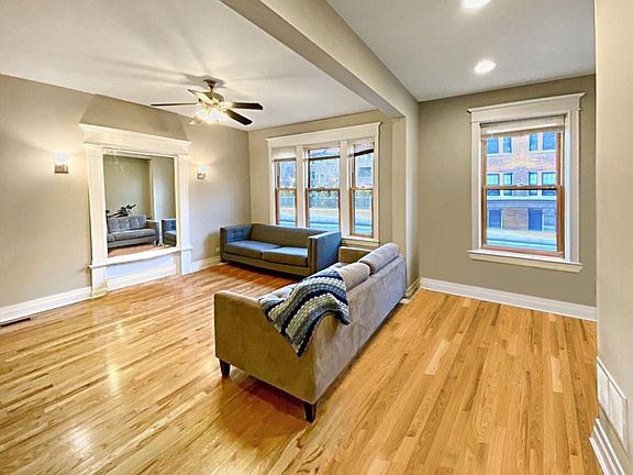 4th image of 2107 W North Ave APT 1W