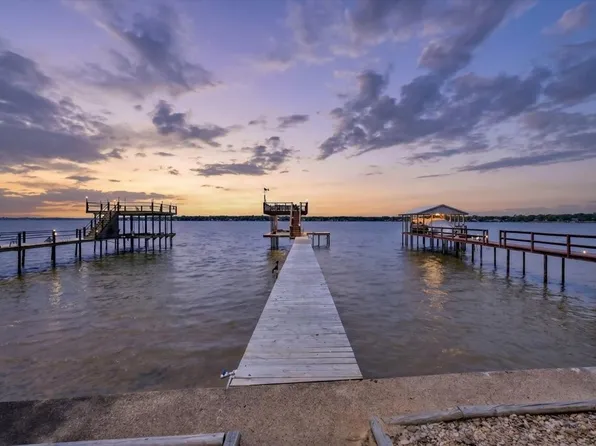 10118 Lakeview St, Mabank, TX 75156