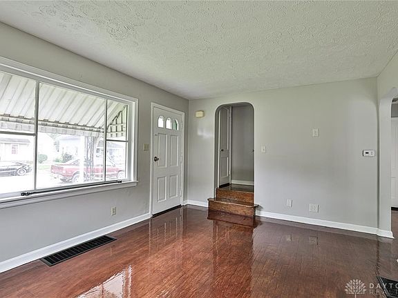 5th image of 2215 Grand Ave