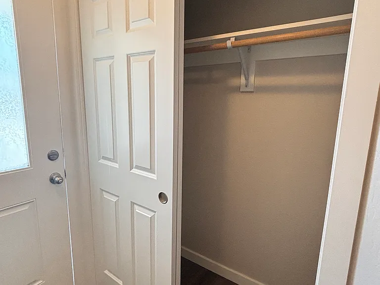 1427 Playford Ln — Photo 12
