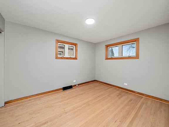 4th image of 12809 S May St