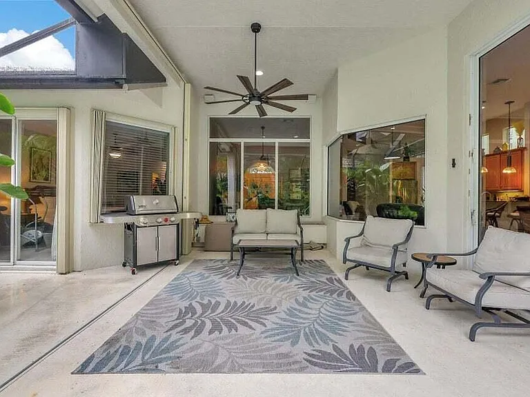 7602 Greenbrier Cir — Photo 25