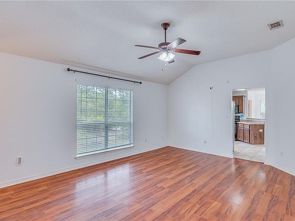 3rd image of 4615 Green Forest Ct