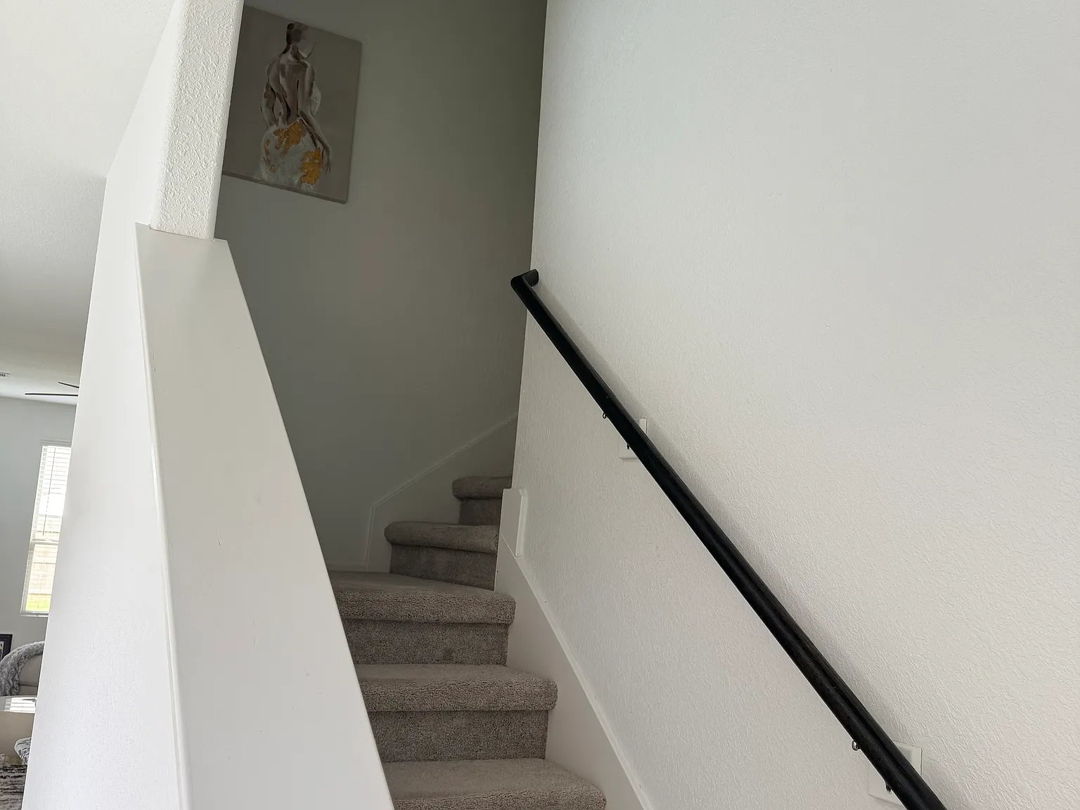 4 bed, 2400 sqft, $2,500 — Photo 3