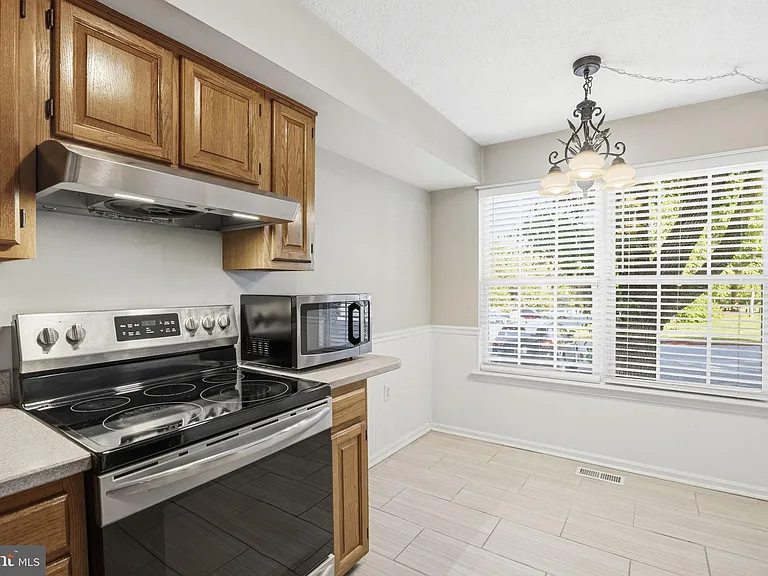 4330 Gilmer Ct — Photo 7
