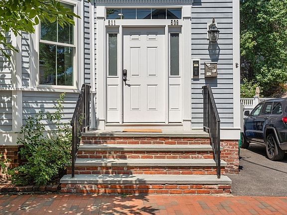 2nd image of 509 Franklin St #1