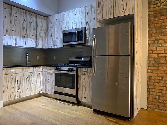 5th image of 313 Pulaski St #3C
