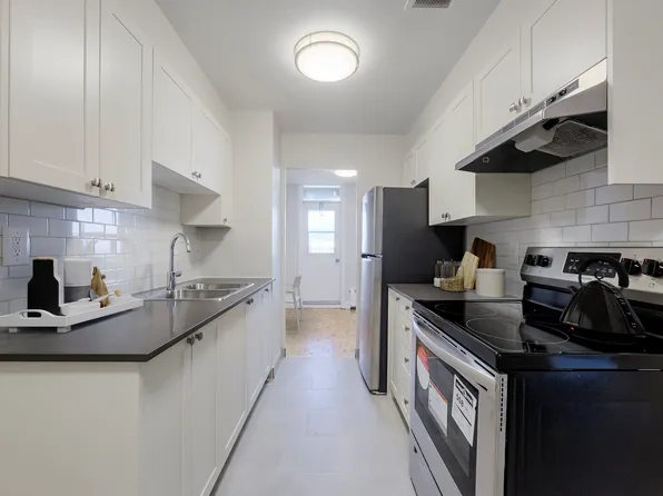 530 Scarlett Rd, Toronto, ON M9P 2S3