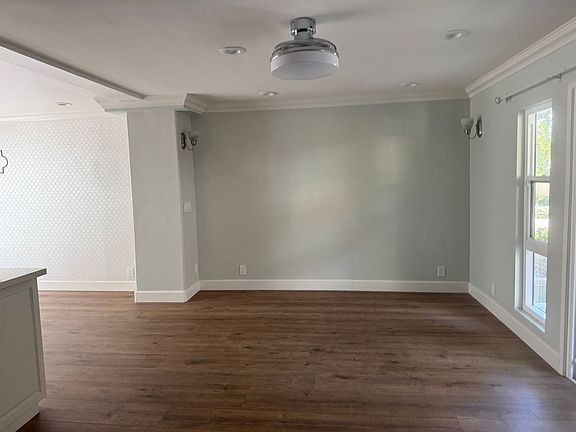 3rd image of 268 S Seneca Cir