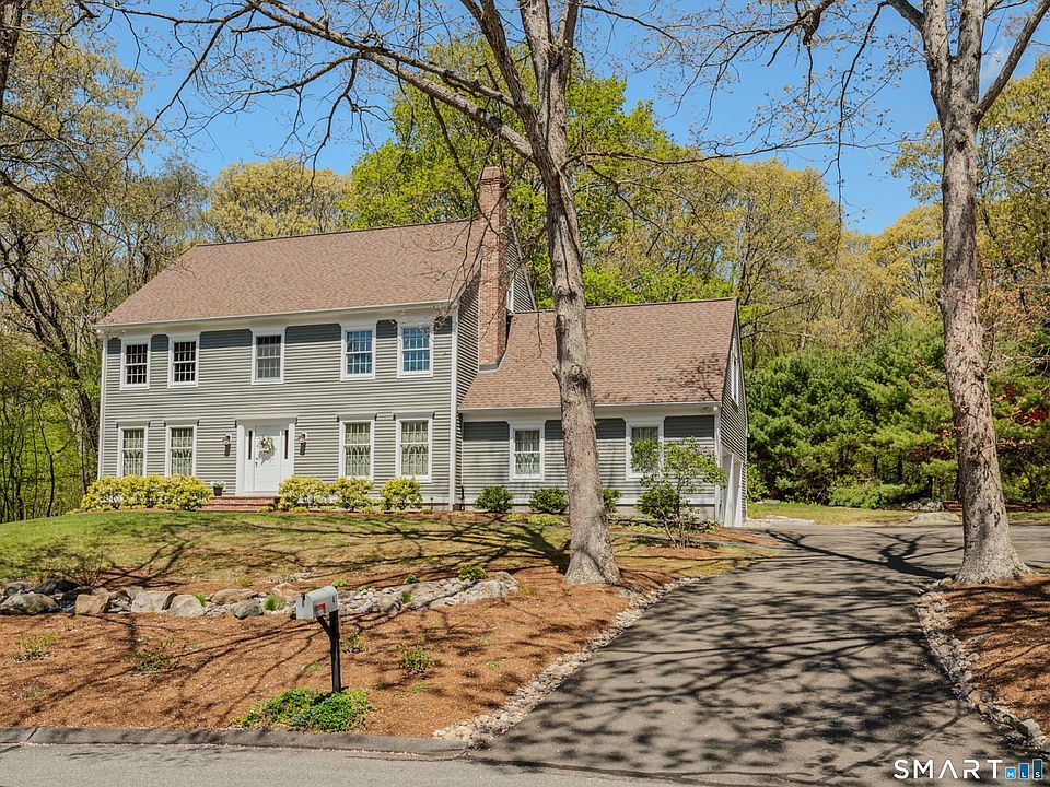 1st image of 4 Swanswood Lane