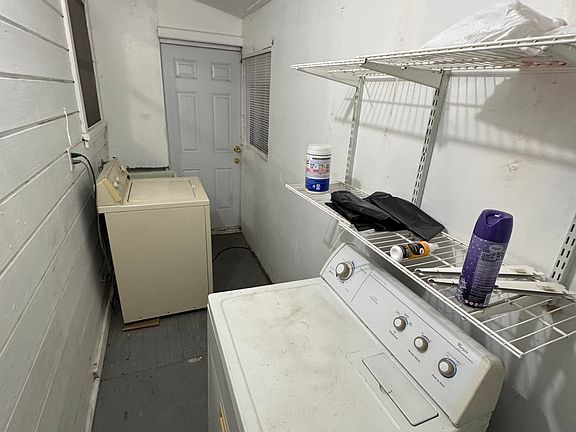 3rd image of 642 California St #B