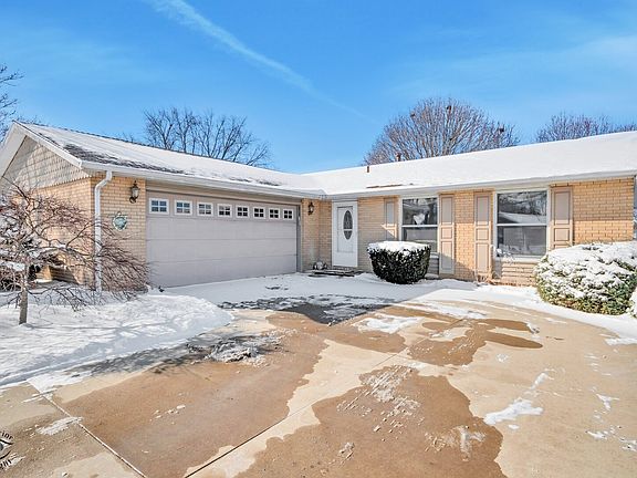2nd image of 817 Stonewall Dr