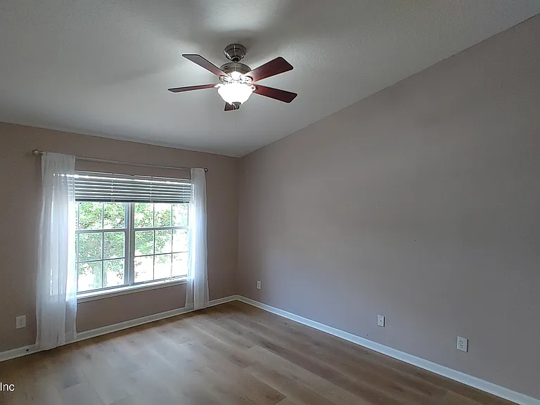 11225 Campfield Cir — Photo 23