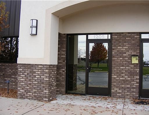 4th image of 1205 Industrial Dr