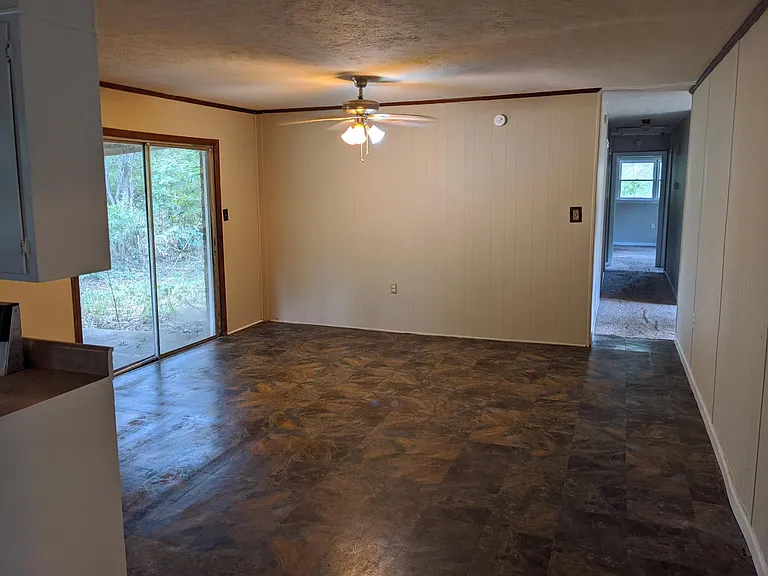 130 Brentwood Pl NE — Photo 6