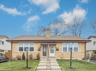 9356 N Parkside Dr, Des Plaines, IL 60016