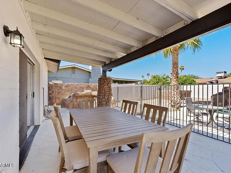 1014 W Angela Dr — Photo 19