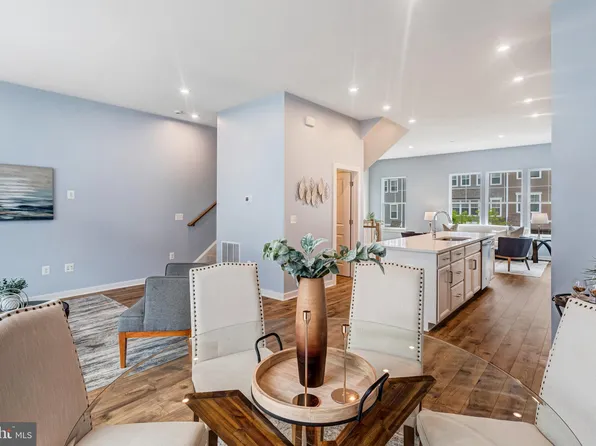 1746 Blue Spruce St, Dumfries, VA 22026